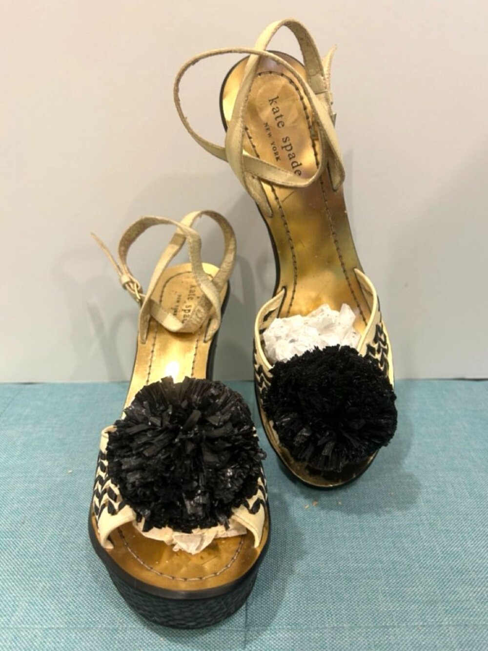 Kate Spade Leather & Raffia Espadrille Wedge Sandals with Black Pom Poms! Sz 9